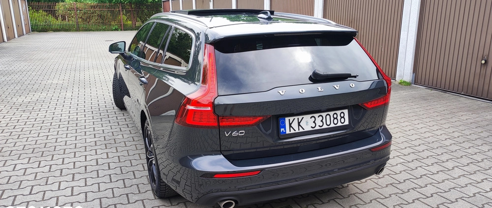 Volvo V60 cena 99900 przebieg: 138399, rok produkcji 2020 z Kraków małe 596